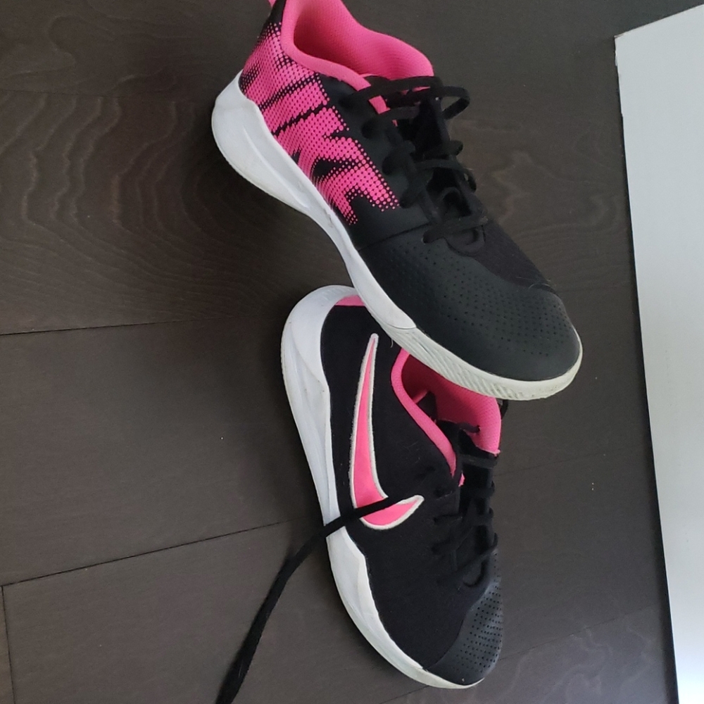 Nike Basketball Sneakers size 6Y